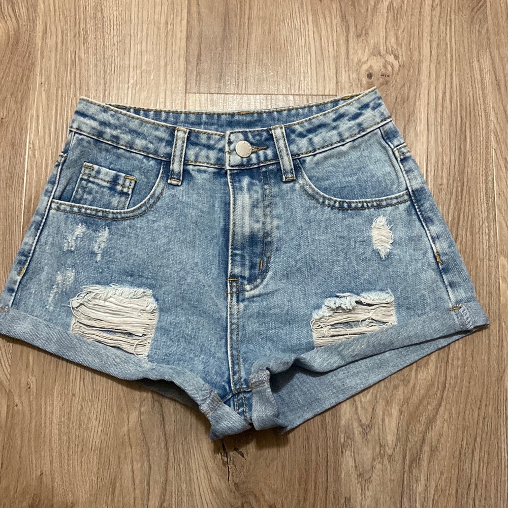 Ripped blue jean shorts from Shien